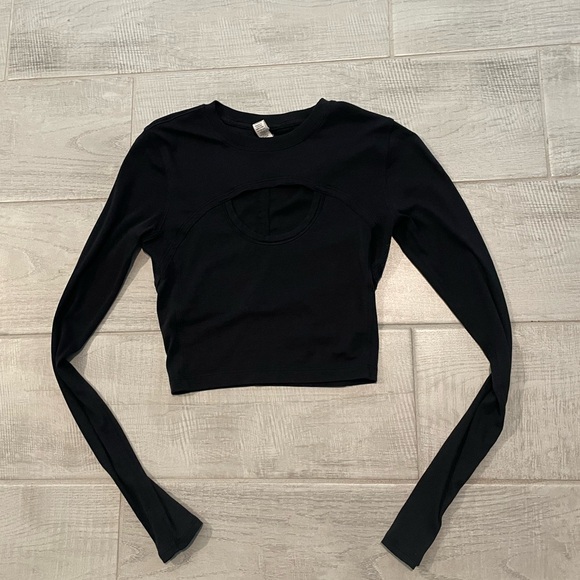 lululemon Long Sleeve Cropped Cut Out Ribbed - Picture 2 of 2
